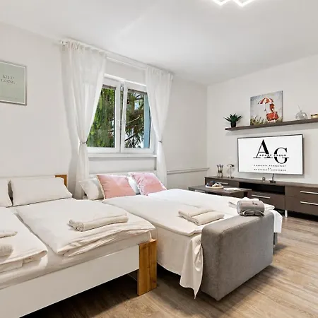 Ag Cozy Near Stadium With Self Check In Appartement Bratislava